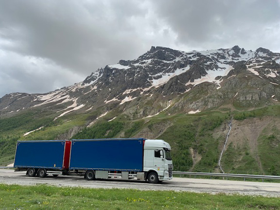 Camion Remorque Transports Loulaysiens - Transports de marchandises à Montaigu-Vendée